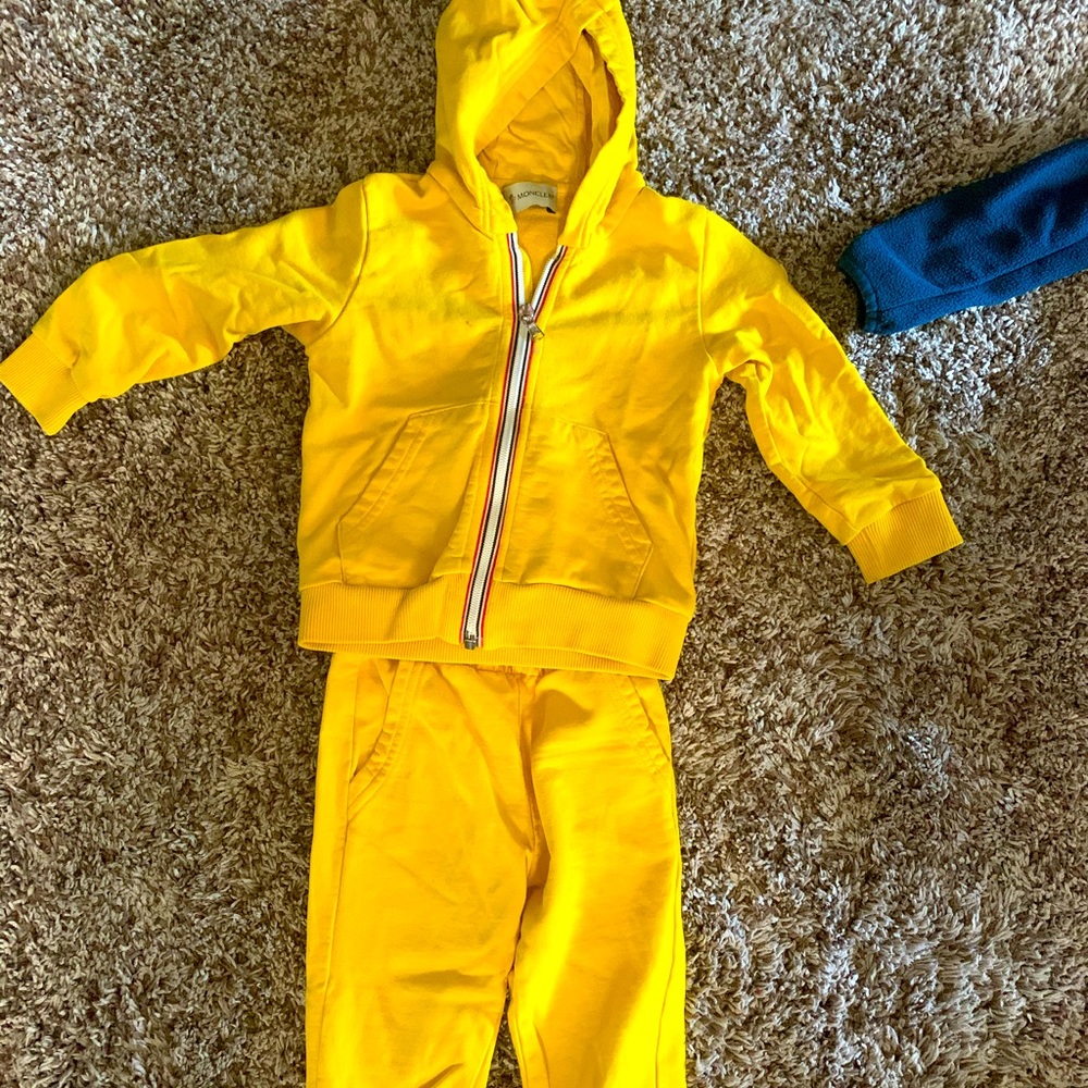 Moncler sweat suit